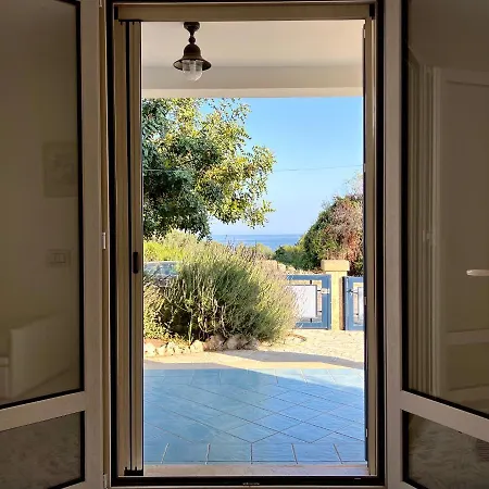 Con Giardino Vista Mare Apartment